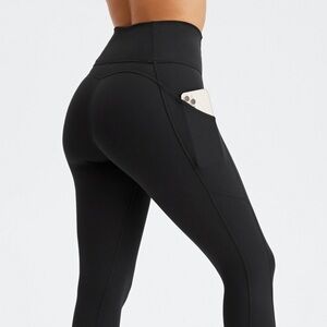 Fabletics Oasis Pure Luxe Capri